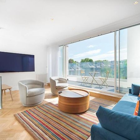 Stunning Two Bed Apartment Rh8 London Exterior photo