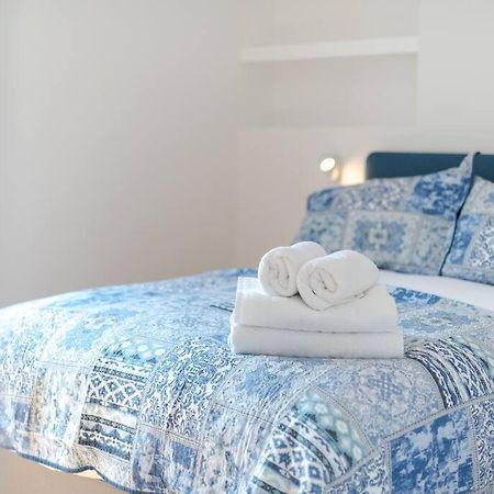 Stunning Two Bed Apartment Rh8 London Exterior photo