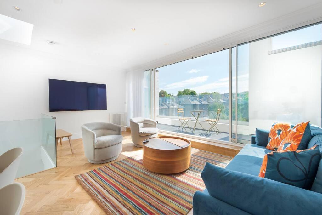 Stunning Two Bed Apartment Rh8 London Exterior photo